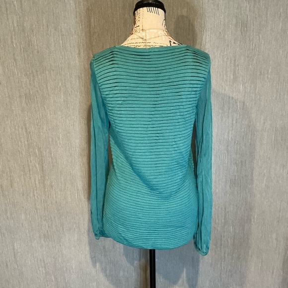 Escada Green Cardigan V-Neck Sweater Italian Size 36- In US Size Small/6 - Picture 4 of 11
